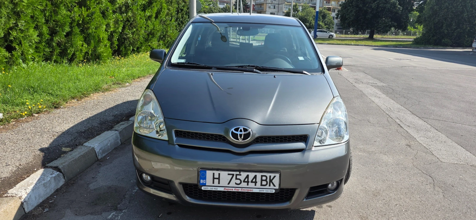Toyota Corolla verso 2.0 D-4D, снимка 2 - Автомобили и джипове - 55392340