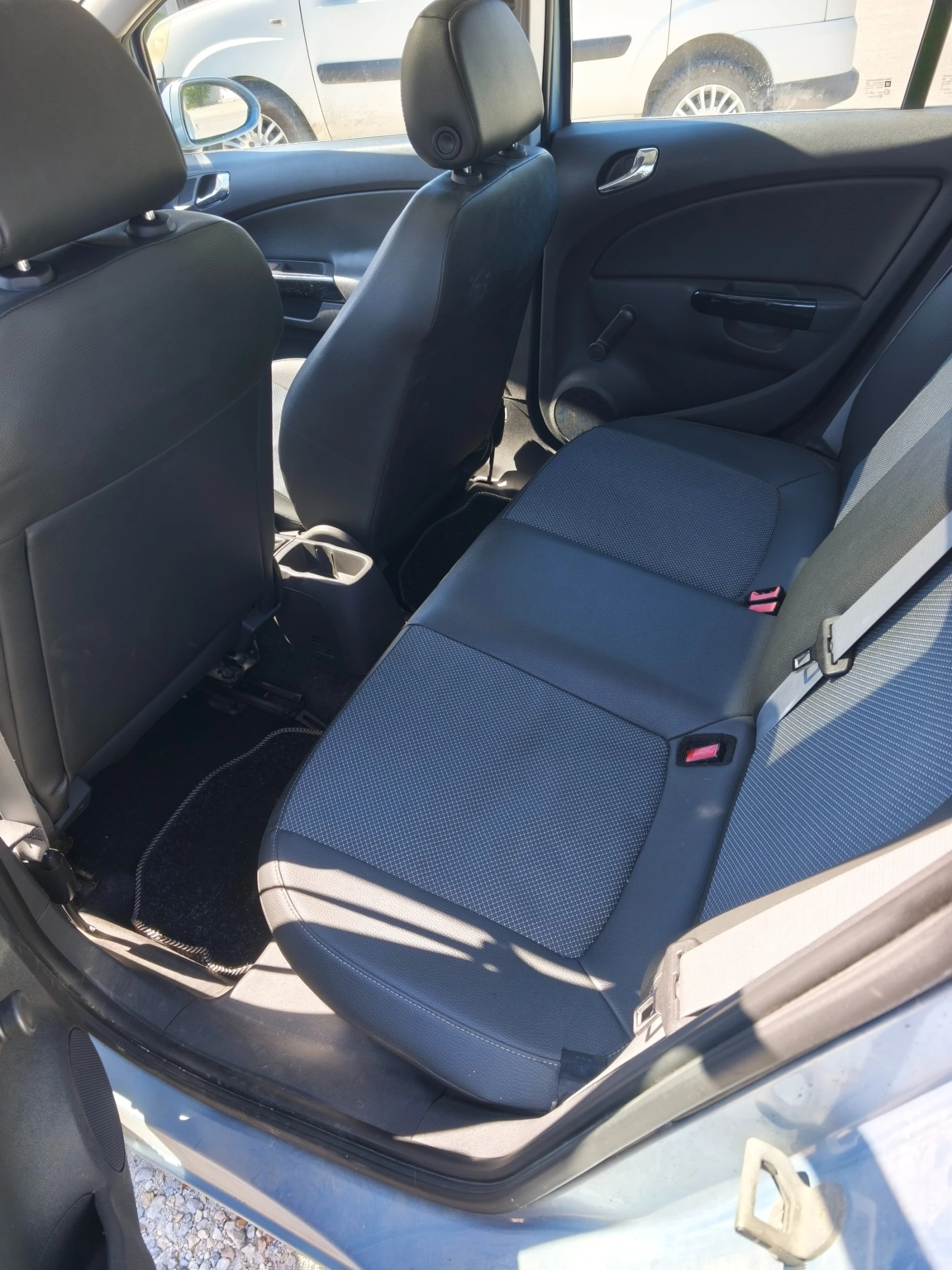 Opel Corsa 1.4i, снимка 10 - Автомобили и джипове - 55465379