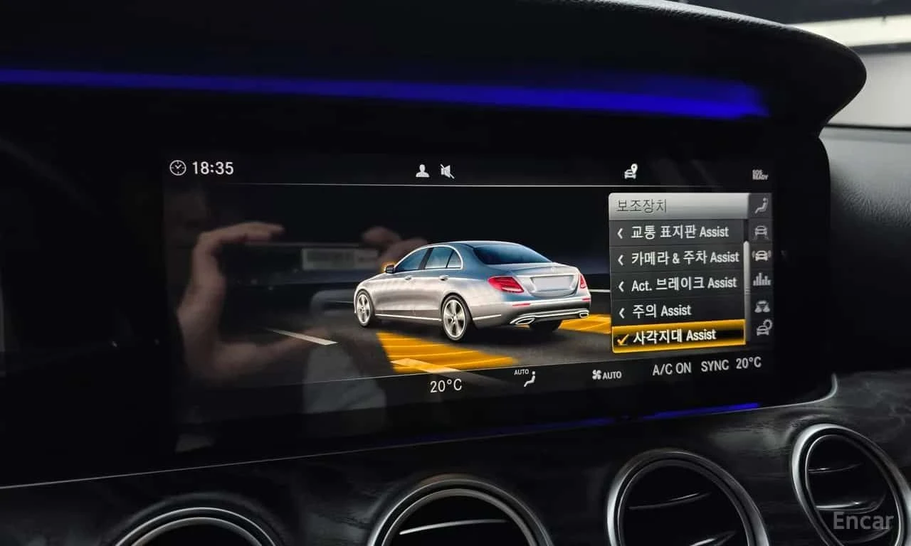 Mercedes-Benz E 300 * E300 4MATIC Avnatgarde * ЦЕНА ДО БГ, снимка 17 - Автомобили и джипове - 55627690