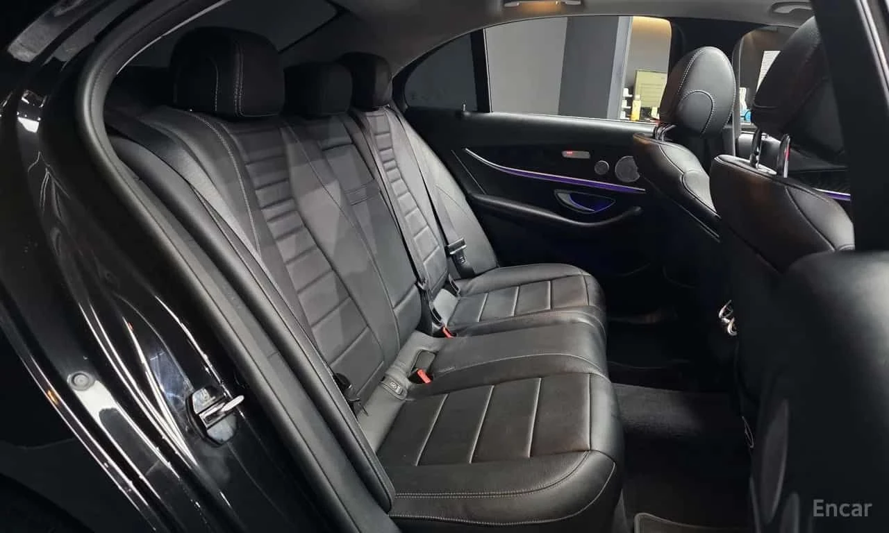 Mercedes-Benz E 300 * E300 4MATIC Avnatgarde * ЦЕНА ДО БГ, снимка 12 - Автомобили и джипове - 55627690