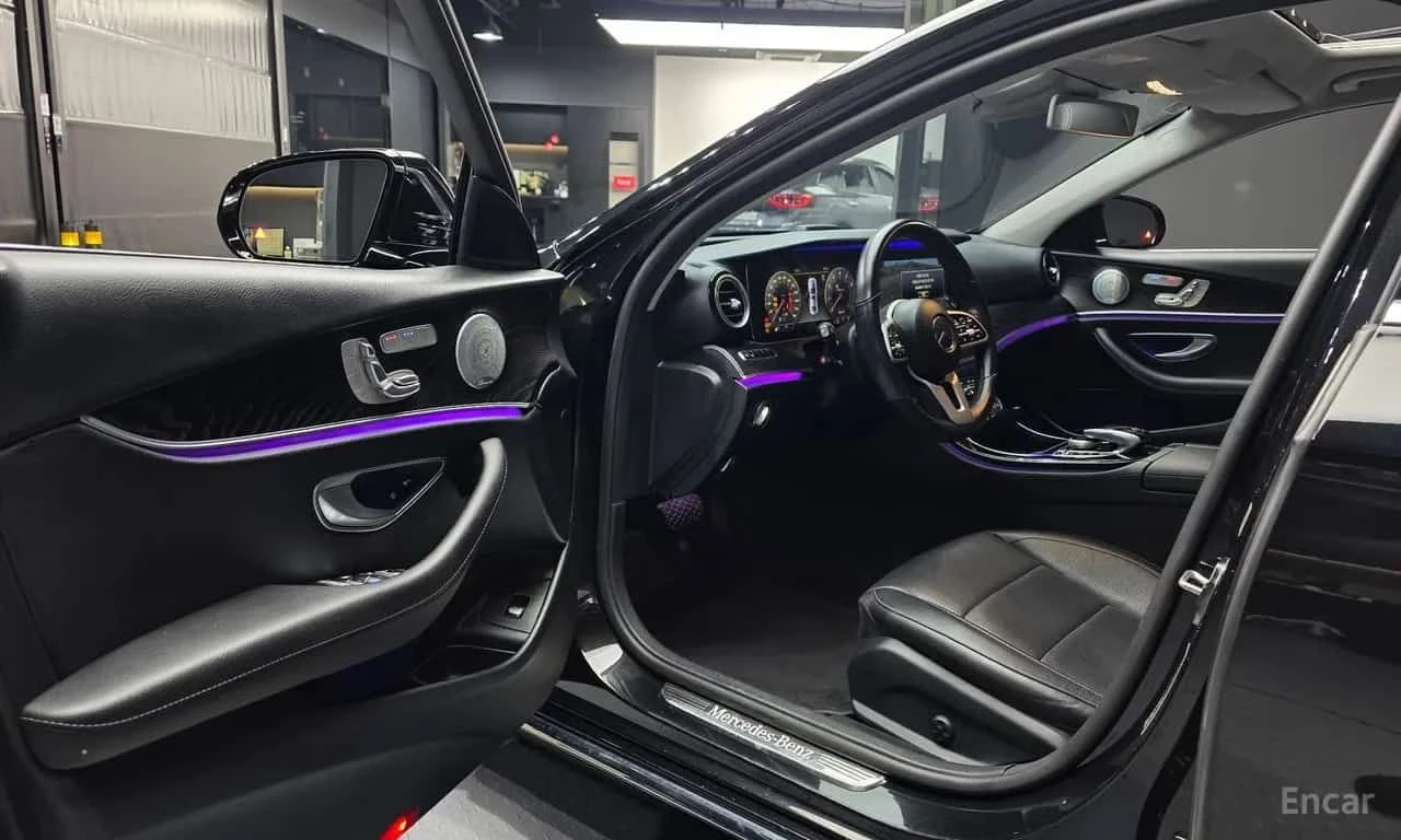 Mercedes-Benz E 300 * E300 4MATIC Avnatgarde * ЦЕНА ДО БГ, снимка 10 - Автомобили и джипове - 55627690