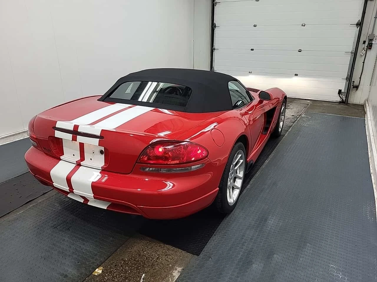 Dodge Viper * SRT10* CARFAX* АВТОКРЕДИТ БЕЗ ПЪРВОНАЧАЛНА ВНОСК, снимка 3 - Автомобили и джипове - 55747424