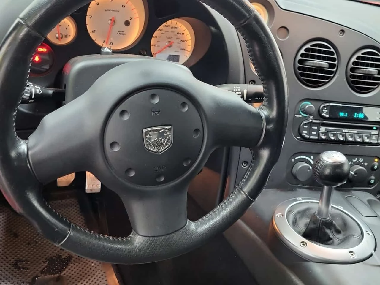 Dodge Viper * SRT10* CARFAX* АВТОКРЕДИТ БЕЗ ПЪРВОНАЧАЛНА ВНОСК, снимка 9 - Автомобили и джипове - 55747424