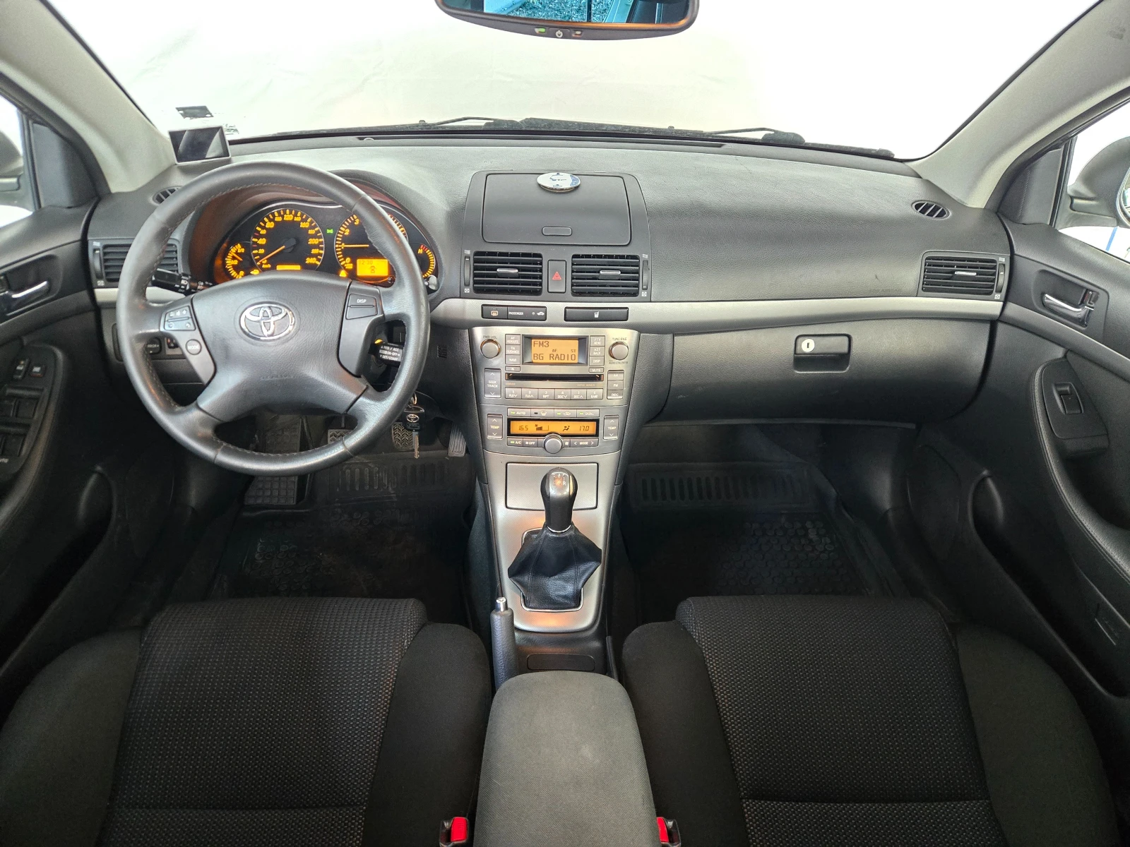 Toyota Avensis 2.0i 147.к.с, снимка 8 - Автомобили и джипове - 55939630