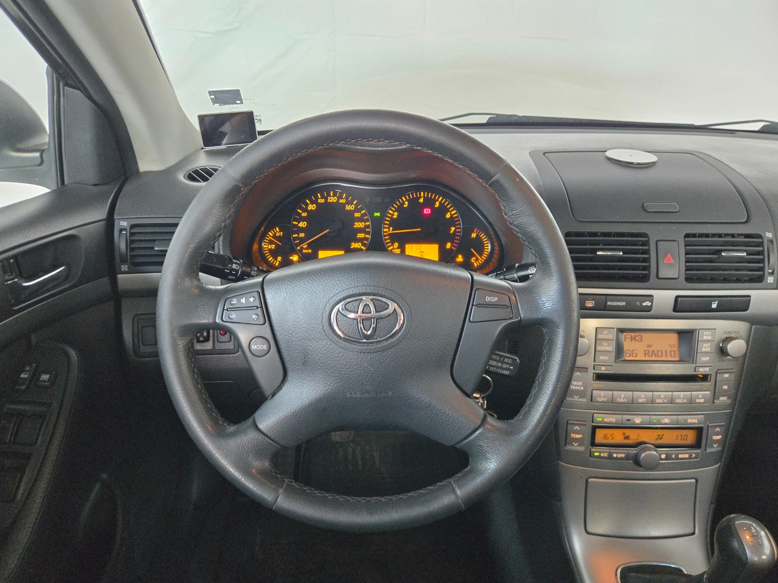 Toyota Avensis 2.0i 147.к.с, снимка 9 - Автомобили и джипове - 55939630