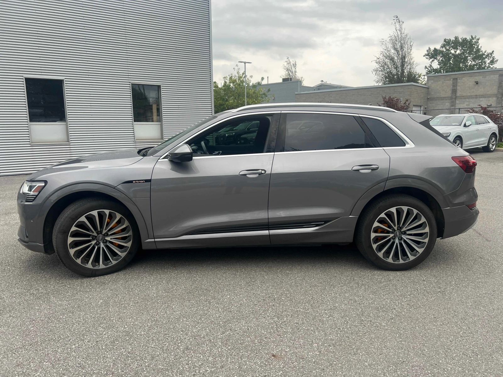 Audi E-Tron * Technik * АВТОКРЕДИТ * ГЛАВНО ПРЕДСТАВИТЕЛСТВО, снимка 3 - Автомобили и джипове - 55948325