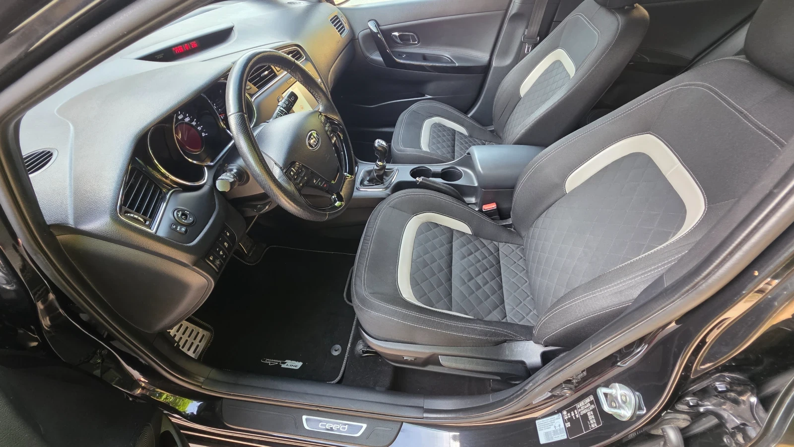 Kia Ceed GT , снимка 11 - Автомобили и джипове - 56172255