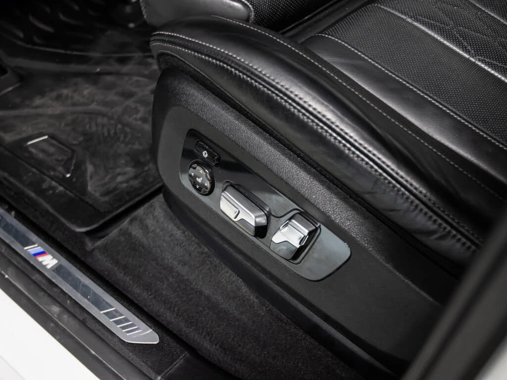 BMW X7 XDRIVE40I M SPORT| LASER| H/K| DISTRONIC| ПАНО| ОБ, снимка 12 - Автомобили и джипове - 53799117