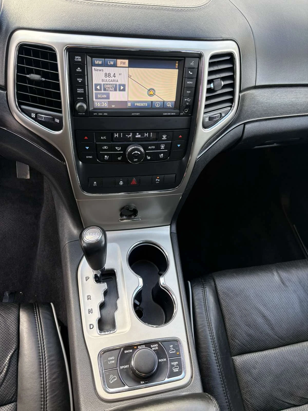 Jeep Grand cherokee 3.0. 240k.c. OVERLAND FULL MAX , снимка 10 - Автомобили и джипове - 53963599