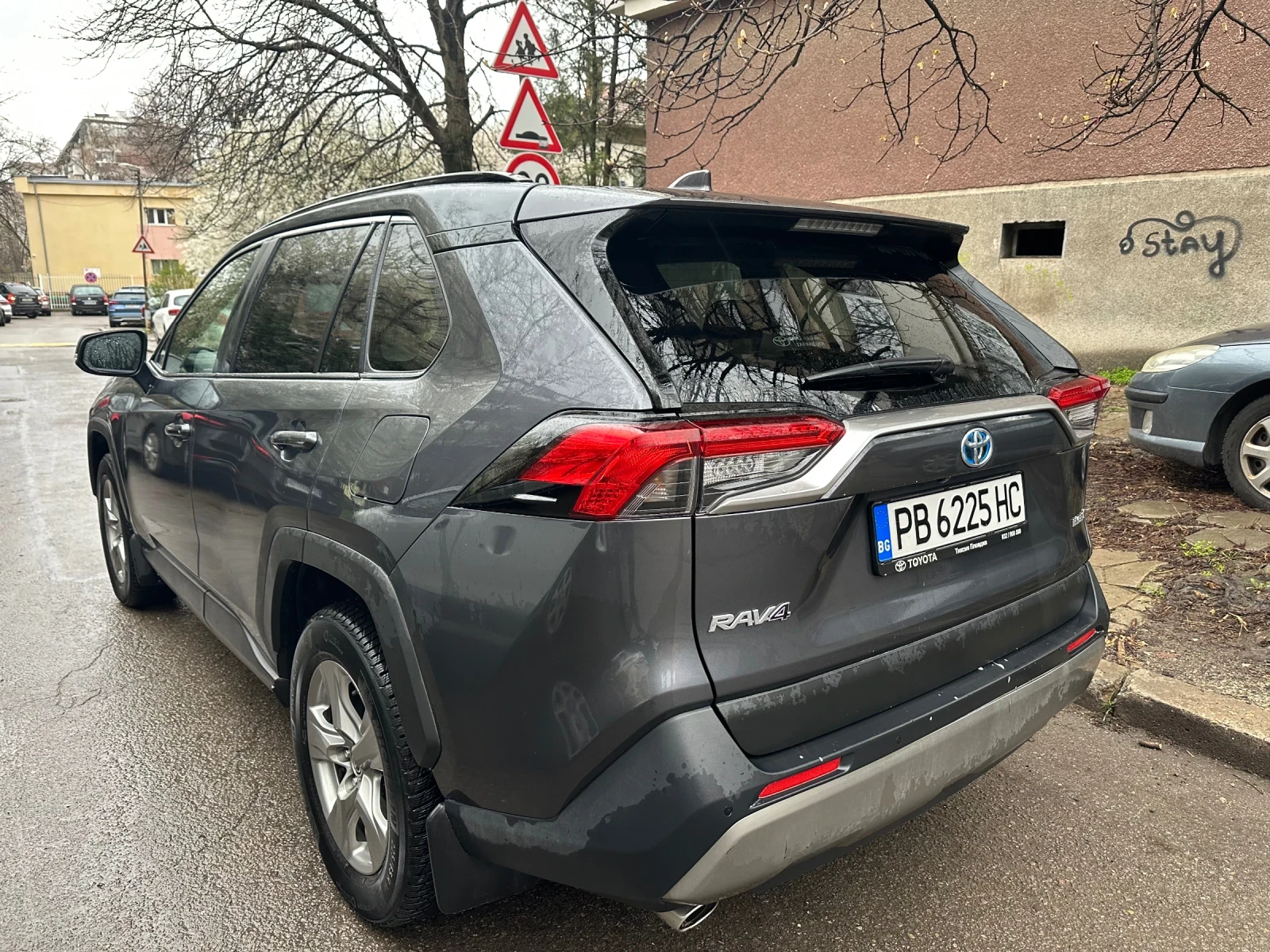 Toyota Rav4 Hybrid, снимка 4 - Автомобили и джипове - 54069944