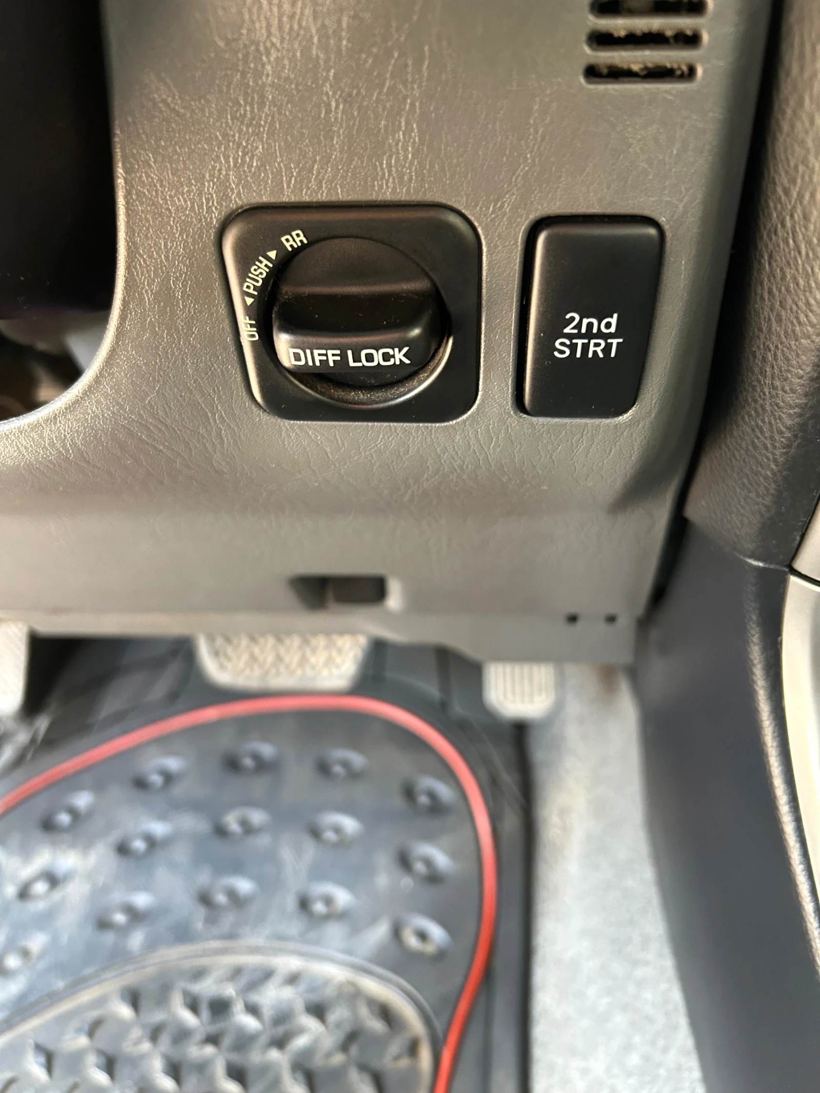 Toyota Land cruiser 3.0 120 , снимка 9 - Автомобили и джипове - 54262953