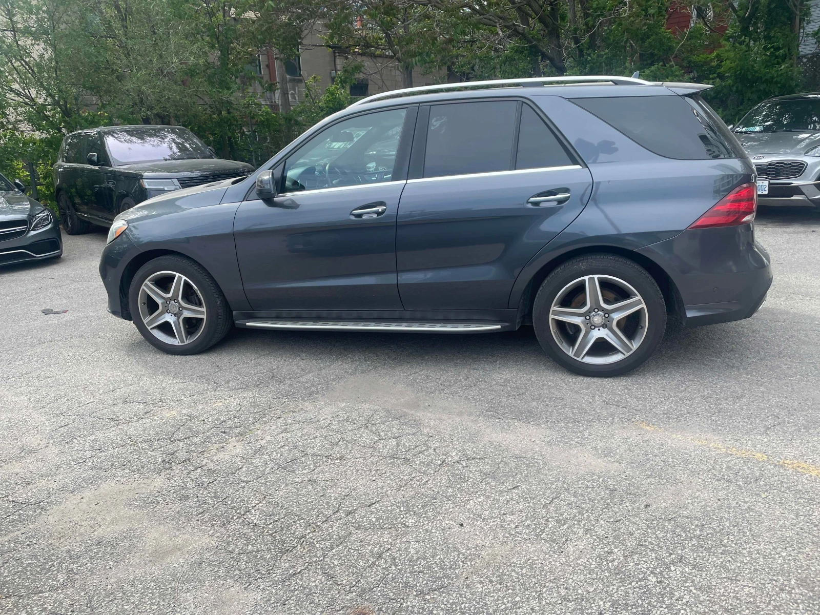 Mercedes-Benz GLE 350 D * AMG * 360 * PANO * CARFAX * , снимка 3 - Автомобили и джипове - 54964443
