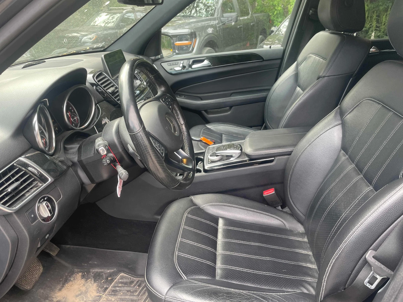 Mercedes-Benz GLE 350 D * AMG * 360 * PANO * CARFAX * , снимка 5 - Автомобили и джипове - 54964443