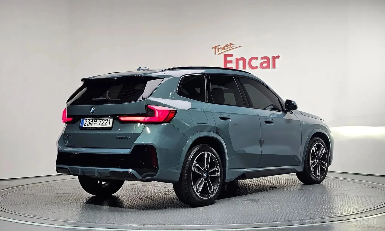 BMW X1 20i M-ПАКЕТ| MASSAGE| BOWERS| HUD| 2 KЛЮЧА| , снимка 2 - Автомобили и джипове - 55871840