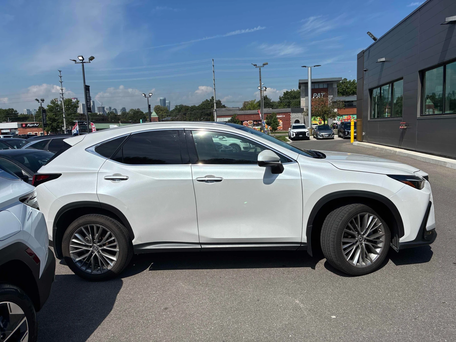Lexus NX  350 / Обдухване / Carfax / Автокредит , снимка 16 - Автомобили и джипове - 55967564