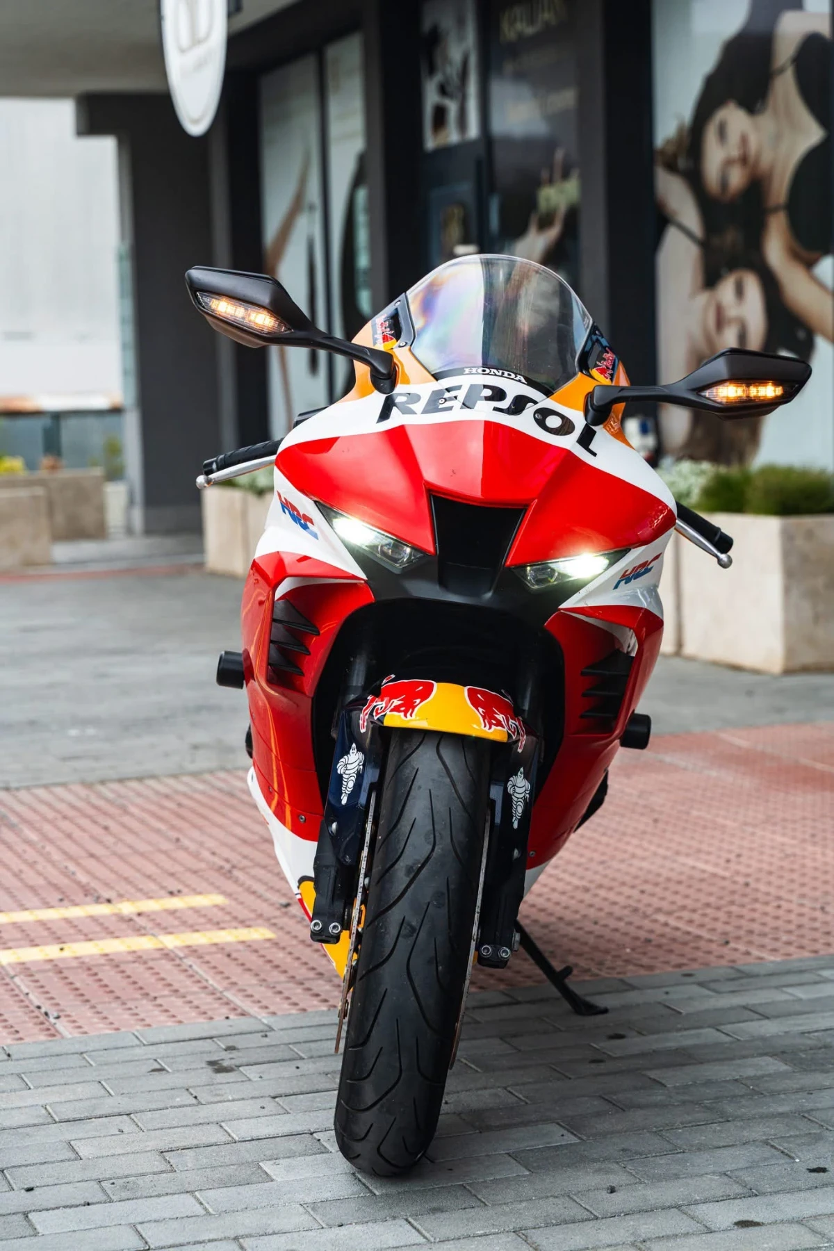 Honda Cbr RR-R, снимка 4 - Мотоциклети и мототехника - 56099943