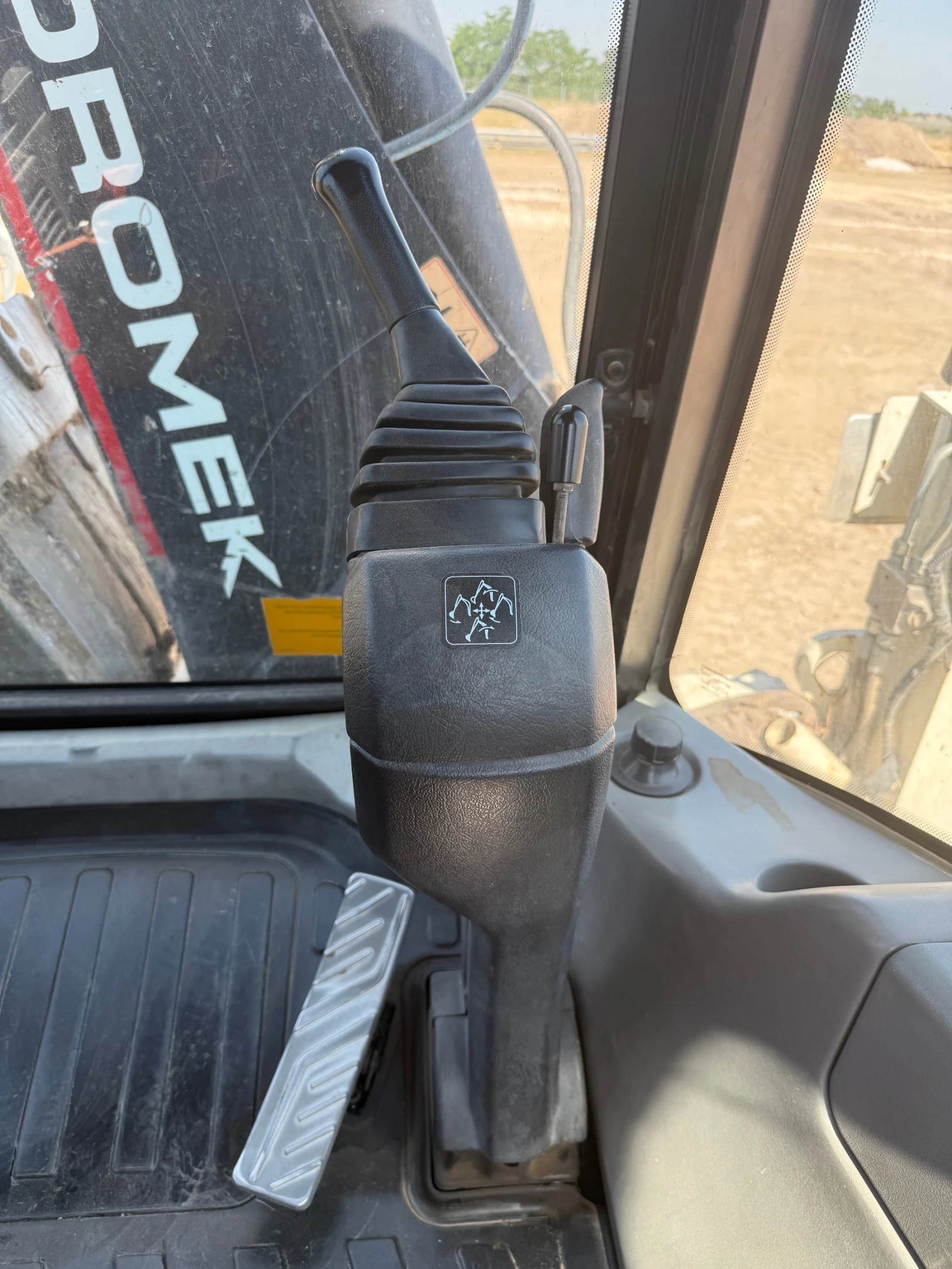 Багер Hidromek 102B - изображение 4