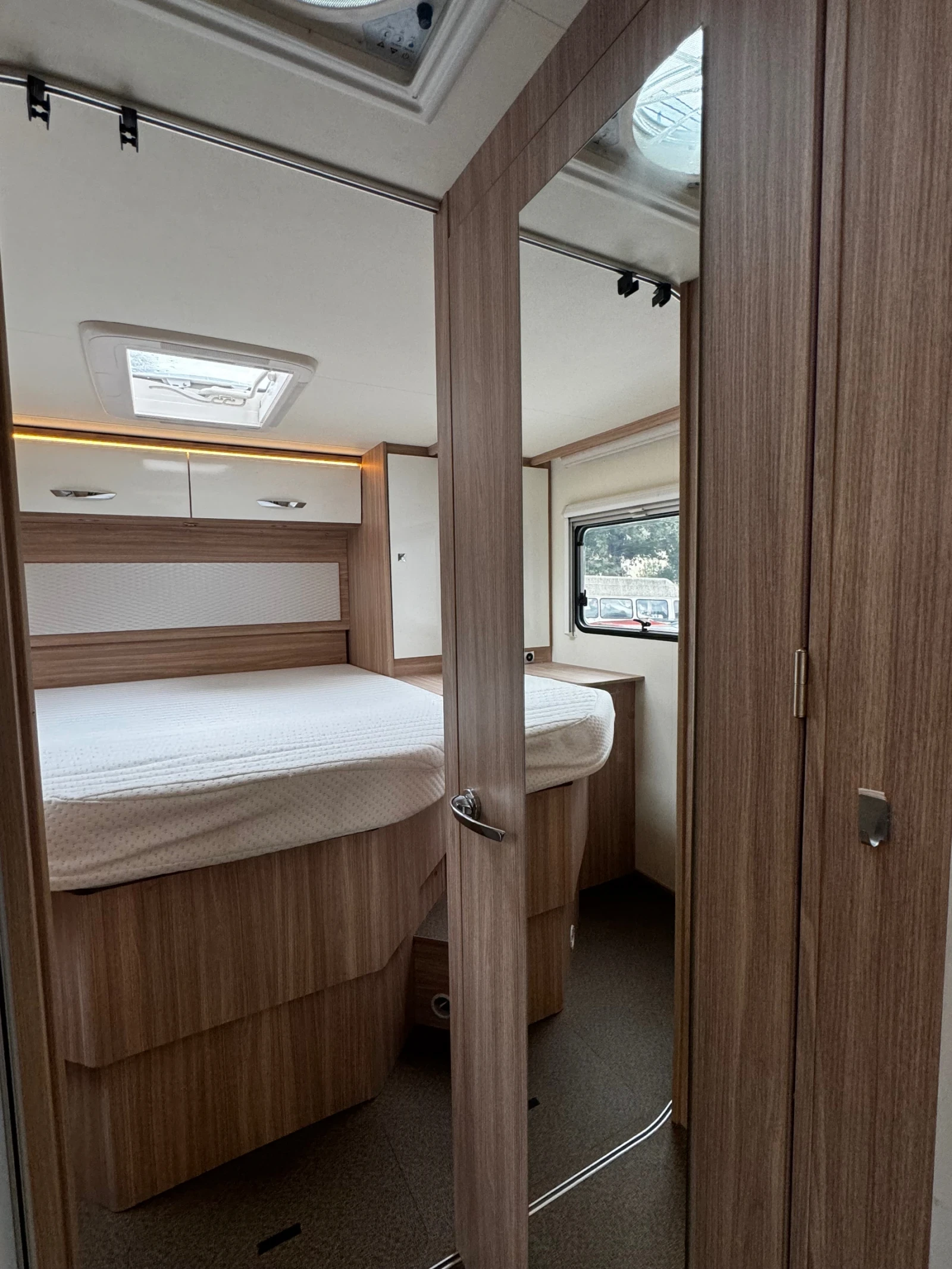 ������ Burstner | Mobile.bg � ����������� 7