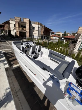 Моторна яхта Axopar 22 SPAYDER, снимка 2