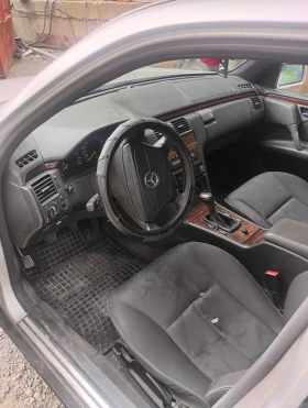 Mercedes-Benz E 200  Бензинов газ  - 650 € / 1271.29 лв. - 66391388 4