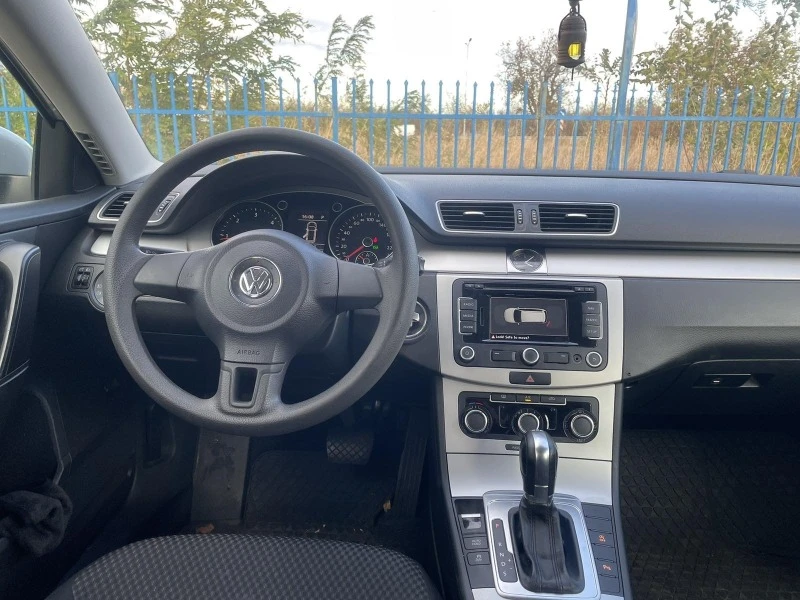 VW Passat Автоматик, снимка 7 - Автомобили и джипове - 44428806