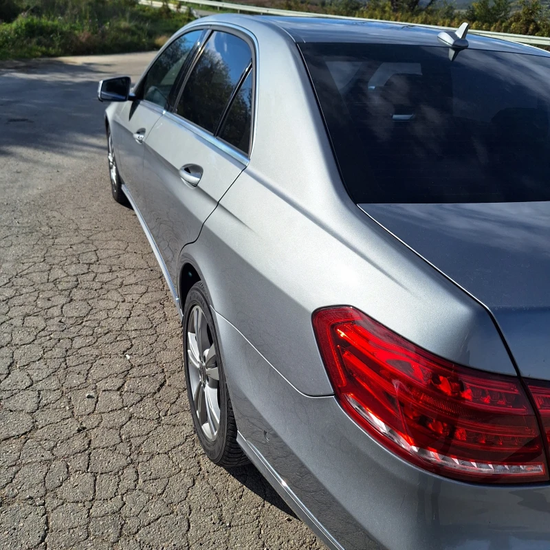 Mercedes-Benz E 220, снимка 7 - Автомобили и джипове - 48404145