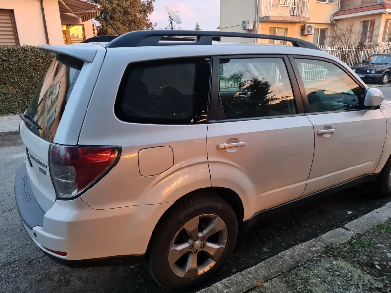 Subaru Forester, снимка 3 - Автомобили и джипове - 48538807