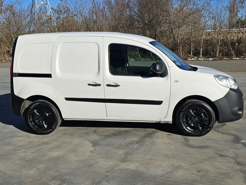 Renault Kangoo 1.5DCI, снимка 6 - Автомобили и джипове - 49379911