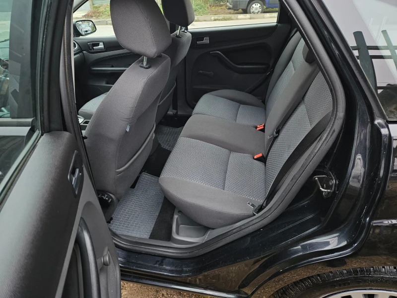 Ford Focus 1.6 TDCI, снимка 11 - Автомобили и джипове - 52549899