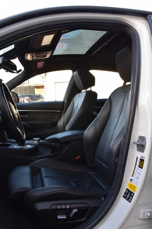 BMW 330  i xDrive | M-PACK | LANE ASSIST |  CARFAX | Mobile.bg � ����������� 12