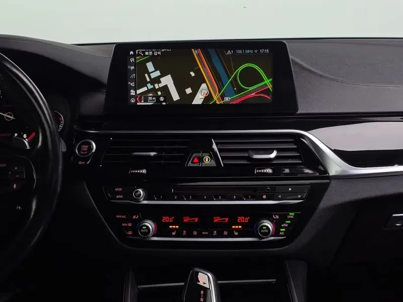 BMW 520 LUXURY G30, снимка 12 - Автомобили и джипове - 55789853