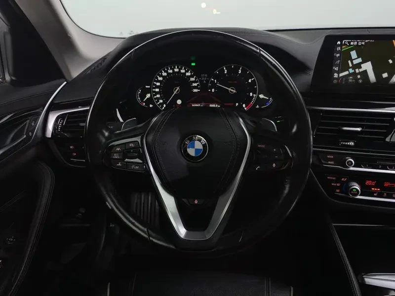 BMW 520 LUXURY G30, снимка 13 - Автомобили и джипове - 55789853