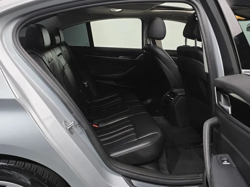 BMW 520 LUXURY G30, снимка 11 - Автомобили и джипове - 55789853
