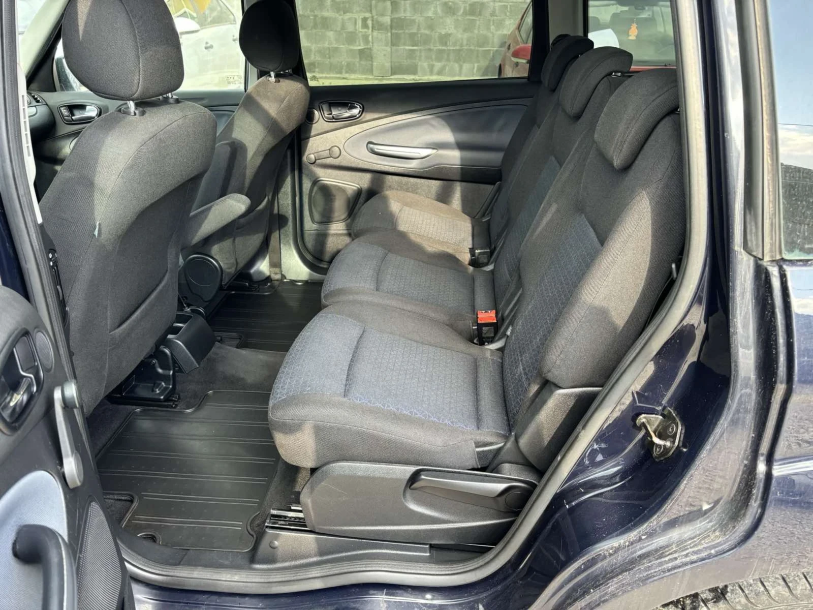 Ford Galaxy 2.0 HDI - изображение 8