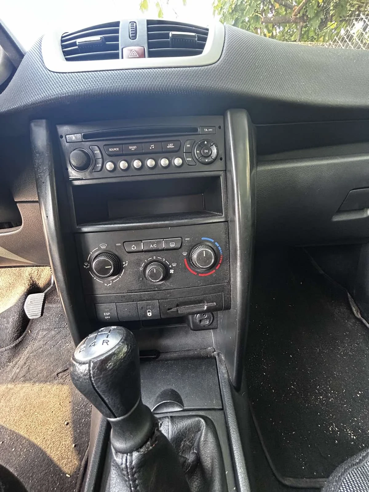 Peugeot 207 SW 1.6 hdi - изображение 8