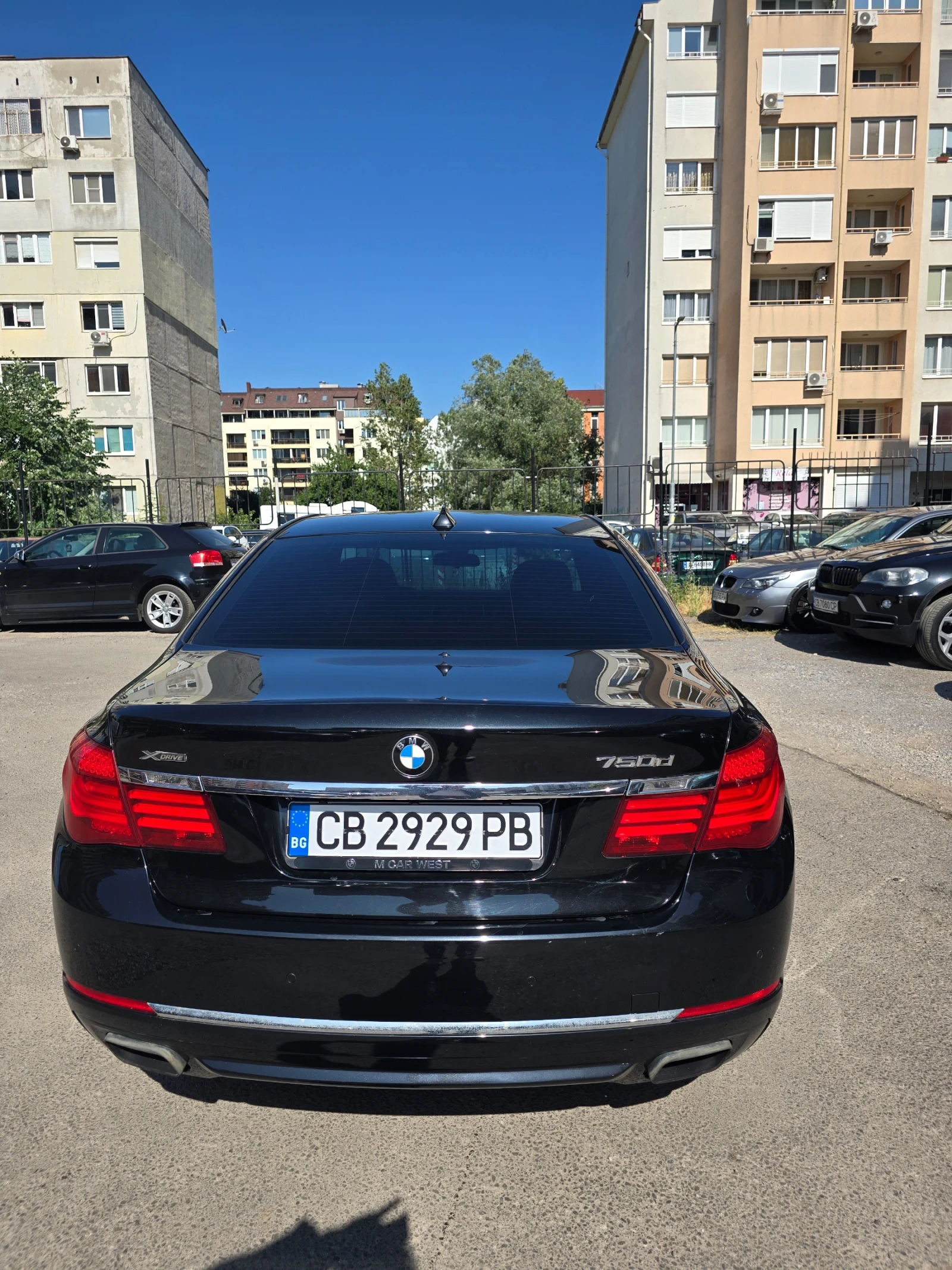 BMW 750 Xdrive - изображение 3