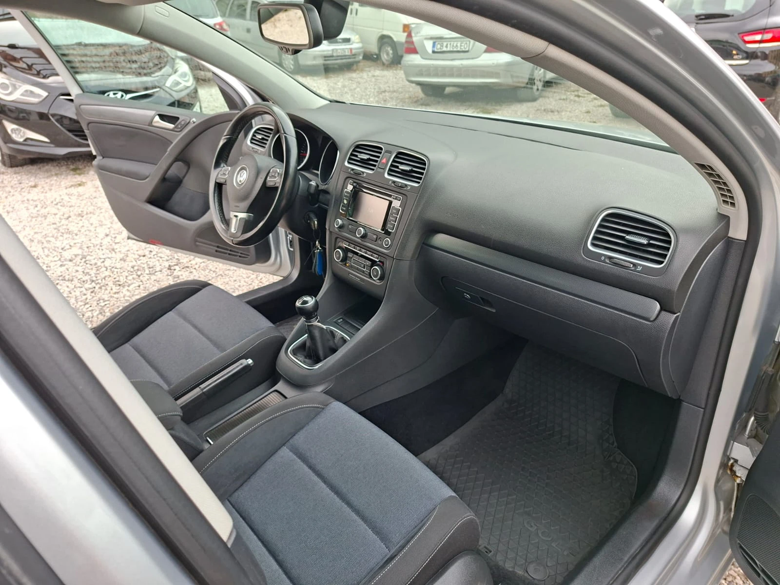 VW Golf 1.6 TDI 105. | Mobile.bg   12