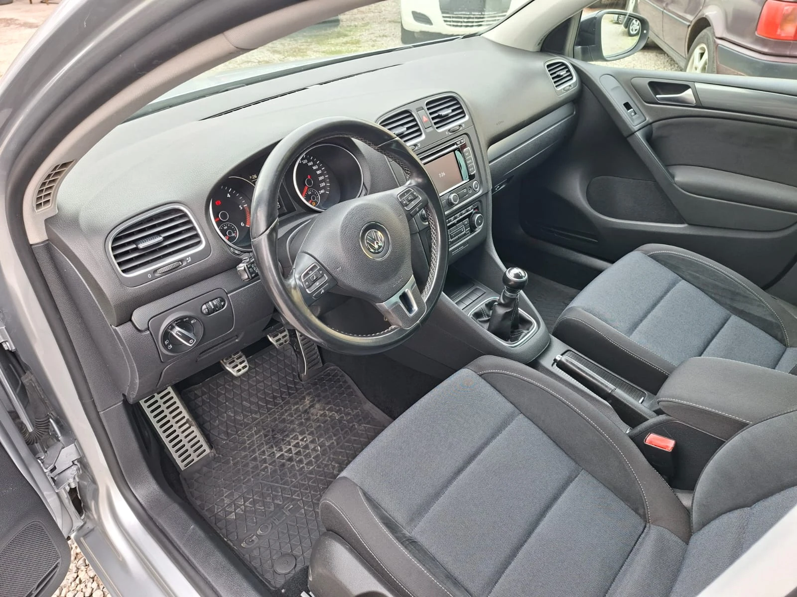 VW Golf 1.6 TDI 105кс. - изображение 5