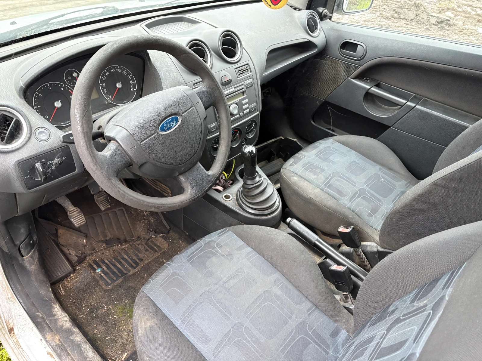 Ford Fiesta 1.4 TDCI товарен - изображение 8