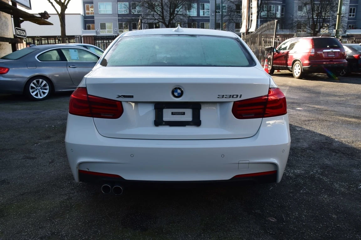 BMW 330  i xDrive | M-PACK | LANE ASSIST |  CARFAX - изображение 6