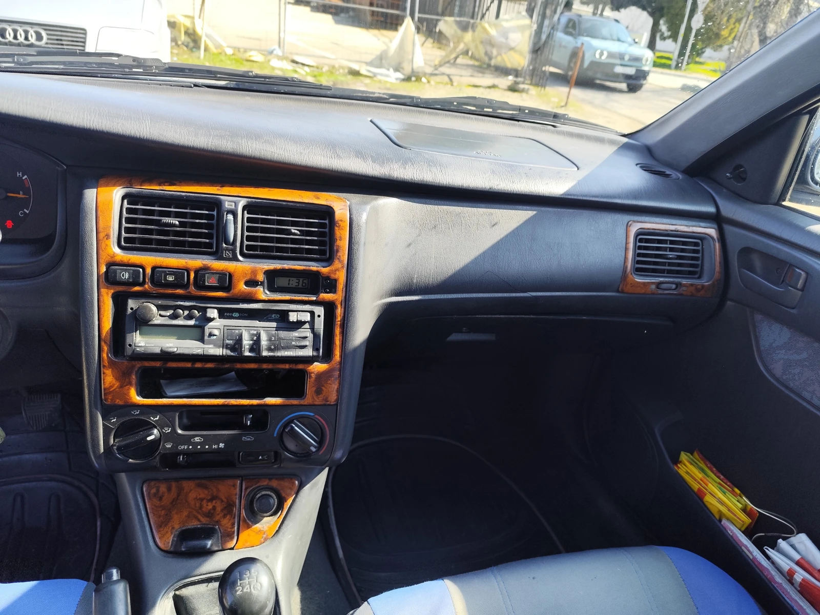 Toyota Carina 2.0TD, снимка 11 - Автомобили и джипове - 53747051