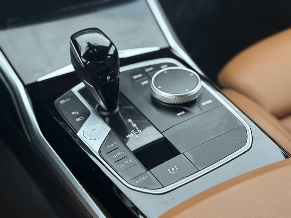 BMW 330 e * xdrive* * HeadUp* AвтоКредит* (ЦЕНА ДО БГ), снимка 11 - Автомобили и джипове - 53847133