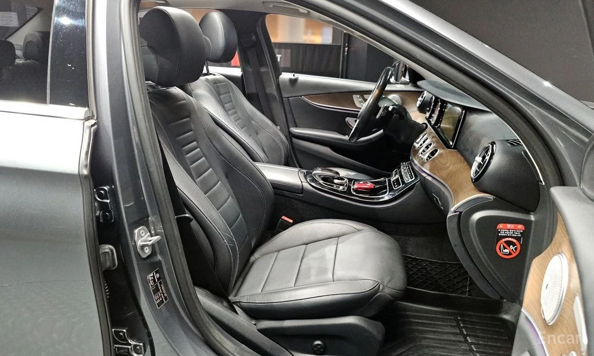 Mercedes-Benz E 300, снимка 12 - Автомобили и джипове - 54476526