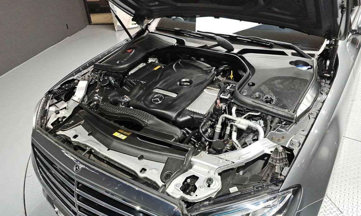 Mercedes-Benz E 300, снимка 6 - Автомобили и джипове - 54476526