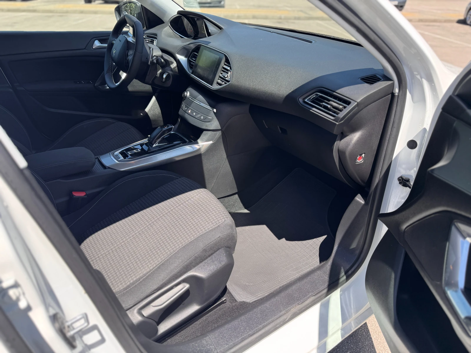 Peugeot 308 SW, снимка 6 - Автомобили и джипове - 54594879