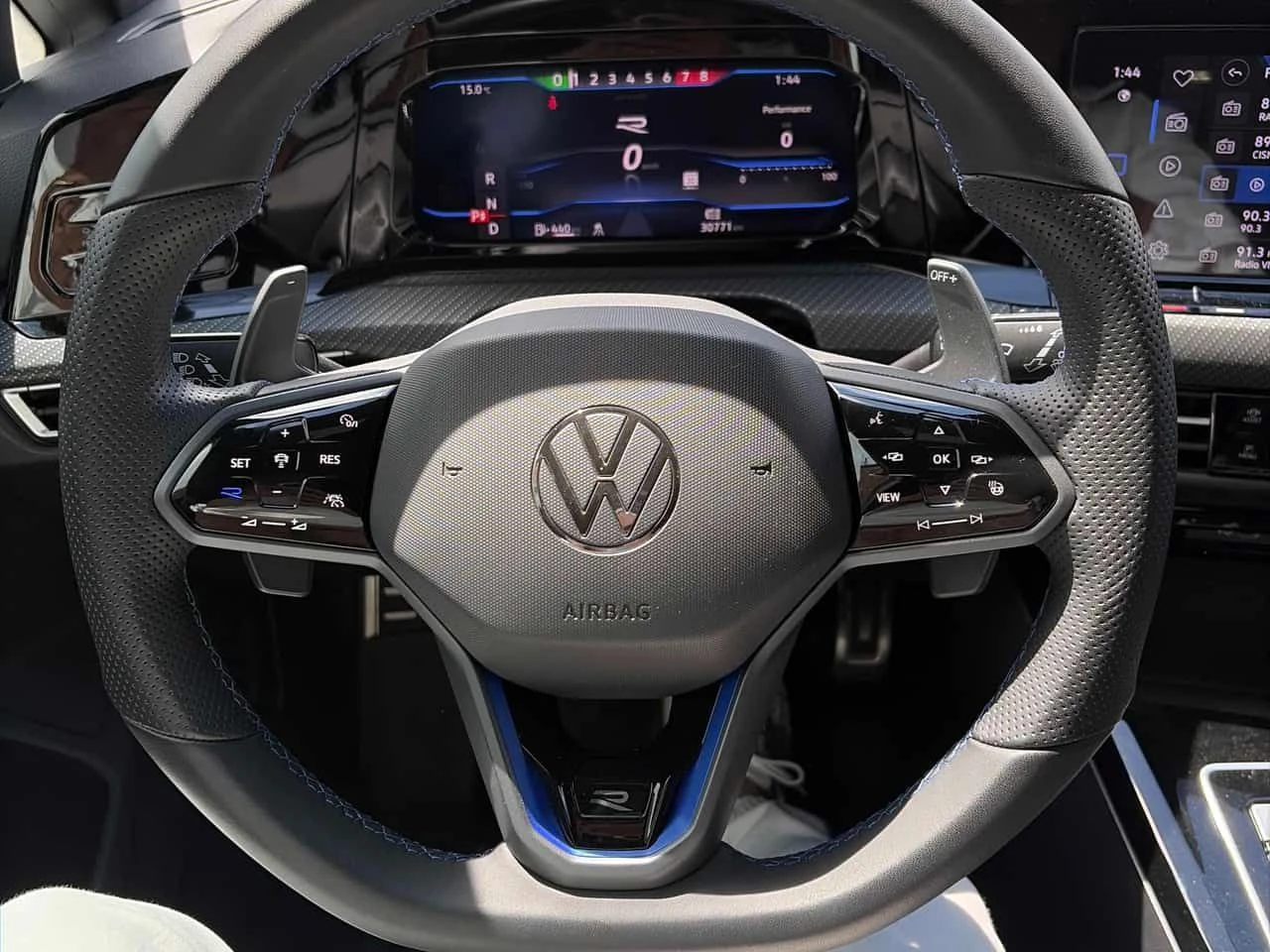 VW Golf R DSG/HARMAN KARDON/ПАНОРАМА, снимка 8 - Автомобили и джипове - 54719520