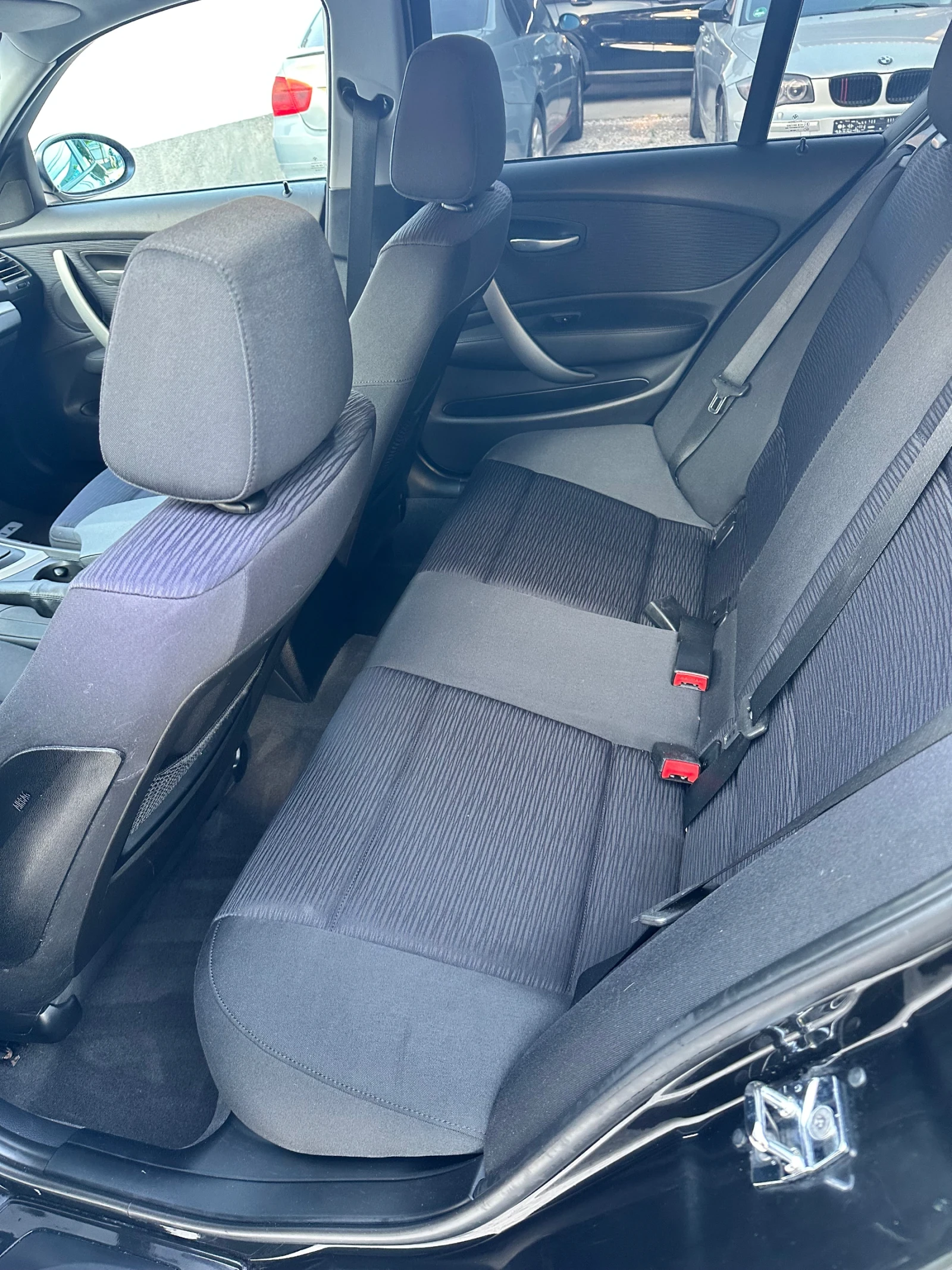 BMW 118 АВТОМАТИК/ПОДГРЕВ/ПАРКТРОНИК, снимка 10 - Автомобили и джипове - 54829256