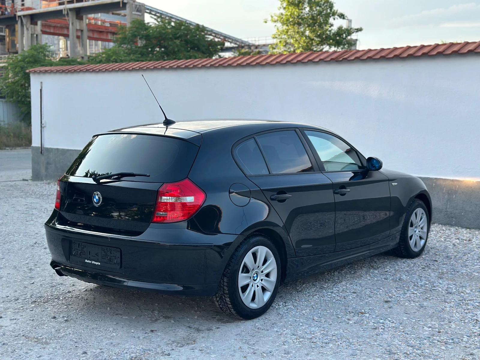 BMW 118 АВТОМАТИК/ПОДГРЕВ/ПАРКТРОНИК, снимка 4 - Автомобили и джипове - 54829256