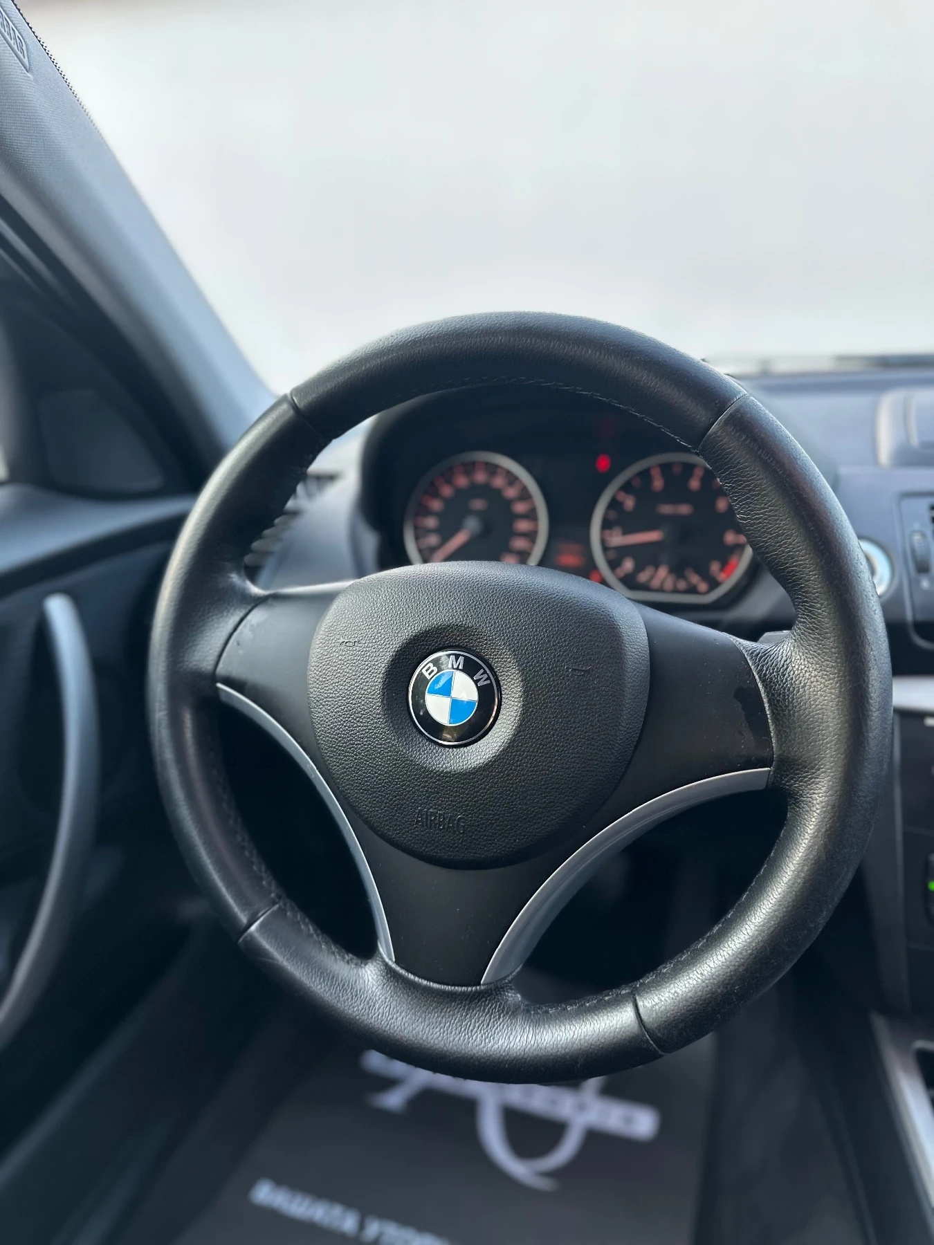 BMW 118 АВТОМАТИК/ПОДГРЕВ/ПАРКТРОНИК, снимка 7 - Автомобили и джипове - 54829256