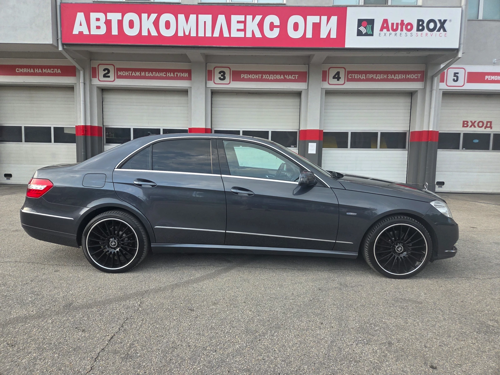 Mercedes-Benz E 350 CDI-ELEGANCE(265 Hp)AT/Navi/Камера, снимка 6 - Автомобили и джипове - 54829435